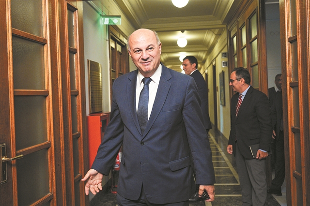 Μετά την ψήφο εμπιστοσύνης η νέα ηγεσία