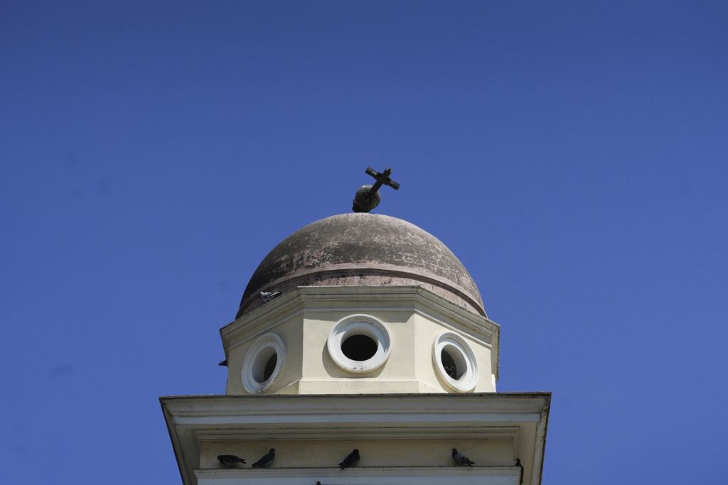 Σεισμός: Κατέρρευσε σταυρός εκκλησίας στο κέντρο της Αθήνας