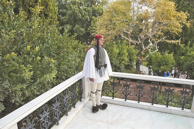 Και στο βάθος… η Προεδρία