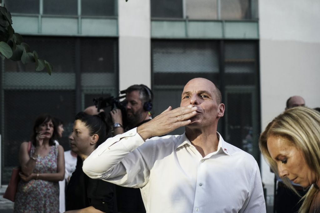 Πάρτι στο Twitter για Βαρουφάκη: «Ξέρεις ποιος είμαι εγώ;»