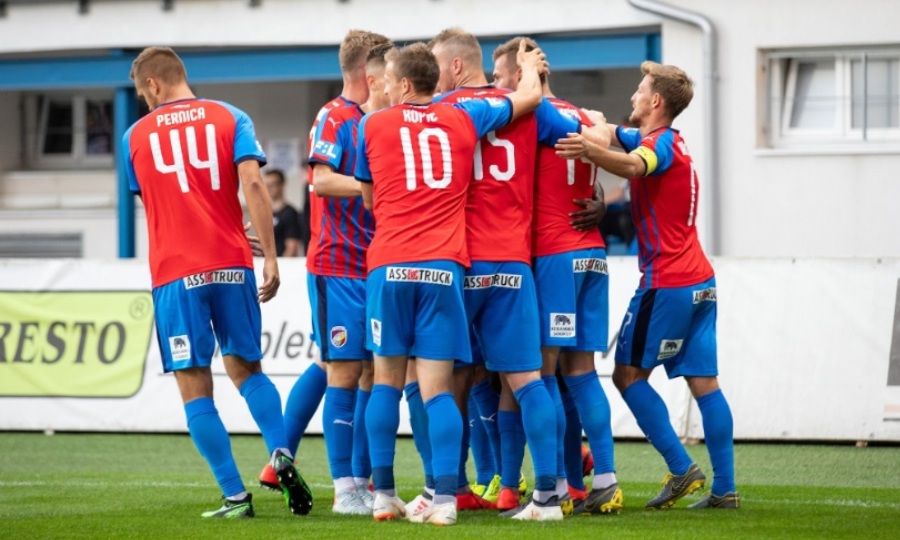 Ο Μαρτίνς τσέκαρε την Πλζεν στη νικηφόρα πρεμιέρα της