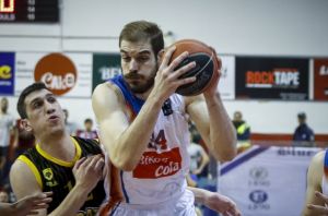 Ολυμπιακός : Κοιτάζει παίκτη που είχε ξεπηδήσει από τις ακαδημίες του