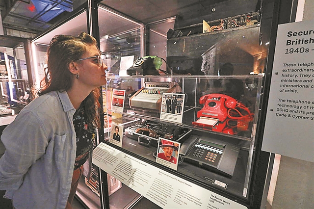 100 χρόνια κατασκοπείας στο μουσείο