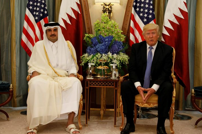 Ο Τραμπ θα συναντηθεί με τον εμίρη του Κατάρ