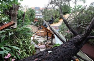 Από το ακραίο φαινόμενο στη Χαλκιδική έως τις δραματικές επιπτώσεις στις πόλεις