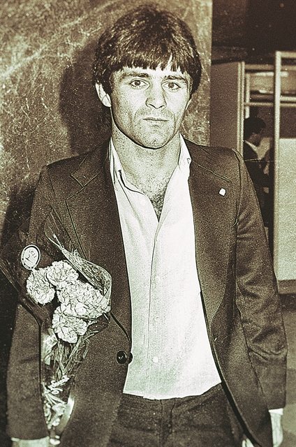 Κορυφαίος αθλητής, τεράστιος άνθρωπος