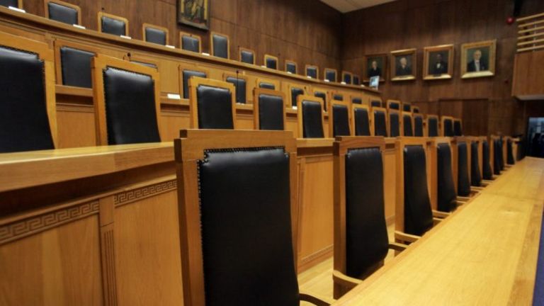 Ένοχοι 13 για την υπόθεση με τα υπερκοστολογημένα ορθοπεδικά | tanea.gr