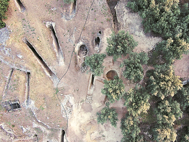 Ο θησαυρός δύο ασύλητων τάφων