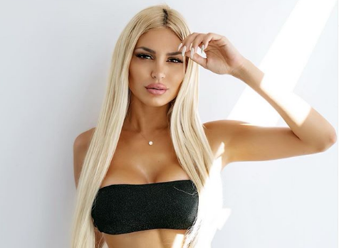 Η Αλεξάνδρα Παναγιώταρου κάνει το καλοκαίρι μας ακόμα πιο καυτό