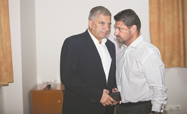 Βαθύ παρασκήνιο με το «είπα – ξείπα» στο χρίσμα του Πατούλη