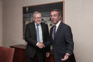Συνάντηση Ρέγκλινγκ – Σταϊκούρα για τις δεσμεύσεις, την κατάσταση της οικονομίας και τις προτεραιότητες