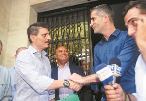 Αποφασισμένος να περιμένει για Ζαχίντ
