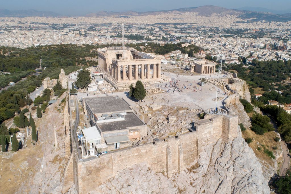 Κλειστή η Ακρόπολη λόγω καύσωνα