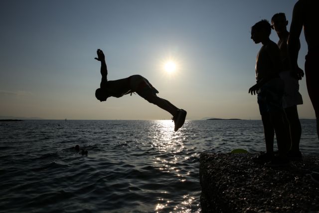 Τι απαγορεύεται δια ροπάλου όταν πας θάλασσα με το παιδί και τους φίλους του