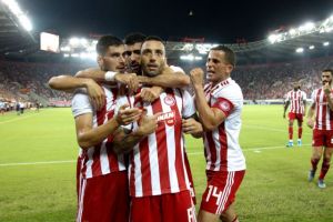 Πάρτι πρόκρισης για τον Ολυμπιακό στο κατάμεστο Καραϊσκάκη