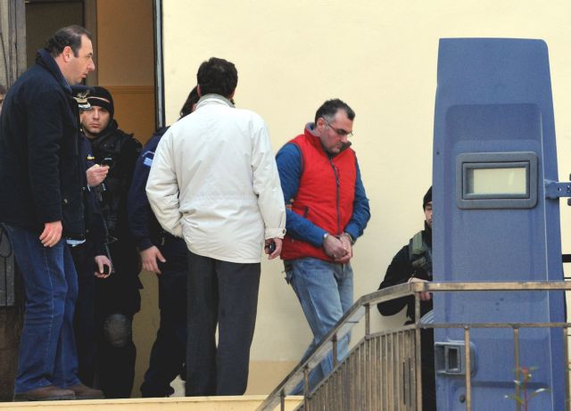 Δολοφονία Αλέξανδρου Γρηγορόπουλου: Ένοχος ο Κορκονέας - Αθώος ο Σαραλιώτης | tanea.gr