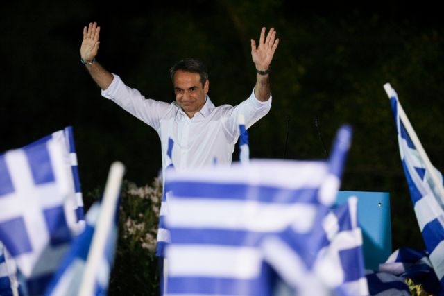 Guardian: Ο Κυριάκος Μητσοτάκης άκουσε τον μέσο Έλληνα