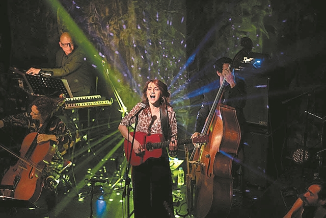 «Τα τραγούδια και οι ιστορίες χωράνε παντού»