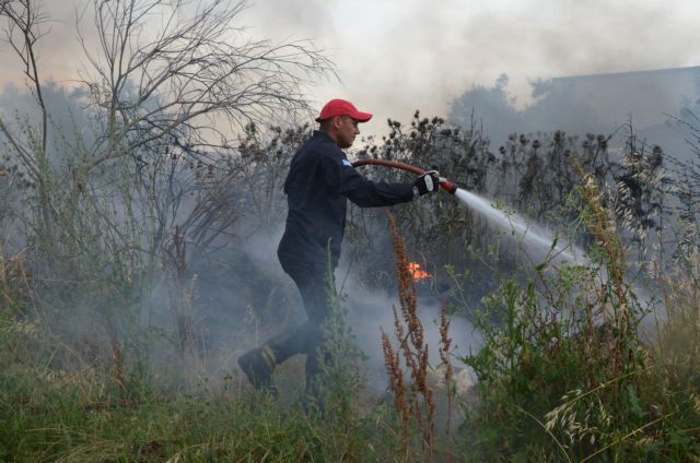 Φωτιά σε αγροτοδασική έκταση στον Ασπρόπυργο