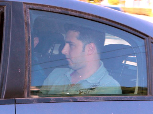 ΣΥΡΙΖΑ: «Αποφυλακίστηκε ως συνεργάτης τού διευθυντή τού Γραφείου τού Πρωθυπουργού ο Φλώρος» | tanea.gr ΣΥΡΙΖΑ: «Αποφυλακίστηκε ως συνεργάτης τού διευθυντή τού Γραφείου τού Πρωθυπουργού ο Φλώρος» | tanea.gr