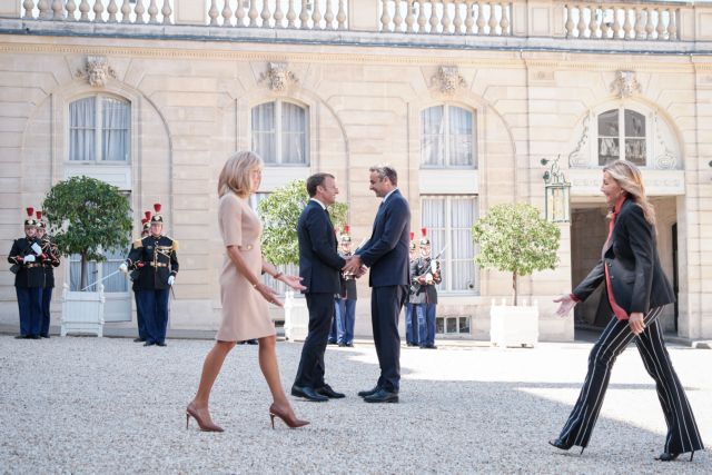 Μαρέβα Μητσοτάκη: Πώς σχολίασε την εμφάνισή της στο Παρίσι ο Βασίλης Ζούλιας