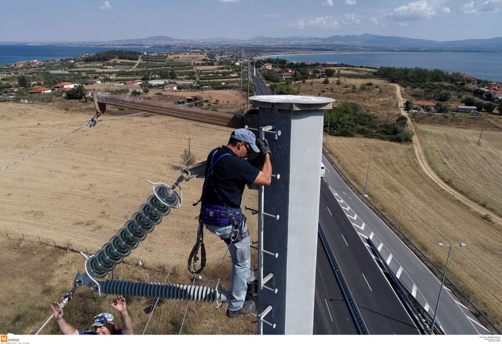 Χατζηδάκης: Θα καταρρεύσει η Ελλάδα αν καταρρεύσει η ΔΕΗ