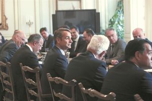 Ανασχηματισμός προ των πυλών