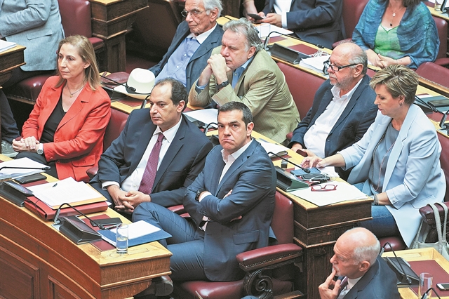 Το μετέωρο βήμα του Αλέξη Τσίπρα στη Βουλή