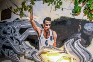 Το γκράφιτι του Γκάλη επέστρεψε με φανέλα της Εθνικής (Εικόνες)