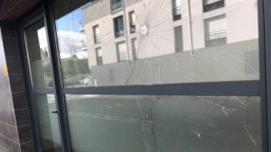 Γαλλία: Επίθεση αντιεξουσιαστών στο ελληνικό προξενείο στη Ναντ