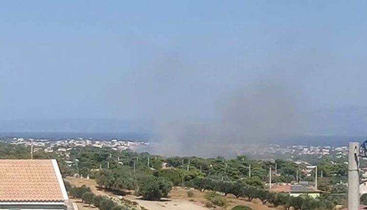 Νέα μεγάλη φωτιά στην Αρτέμιδα – Εκκενώνονται σπίτια