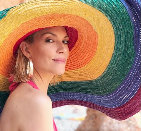 Βίκυ Καγιά: Κάνει ιππασία με τη μικρή της κόρη