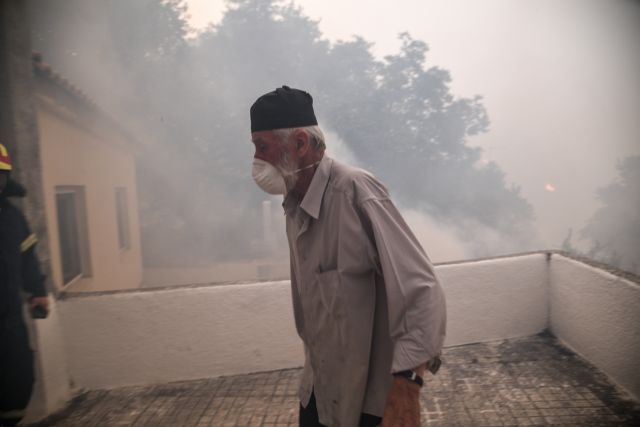 Φωτιά στην Εύβοια: Οκτώ άνθρωποι στο νοσοκομείο λόγω της πύρινης κόλασης