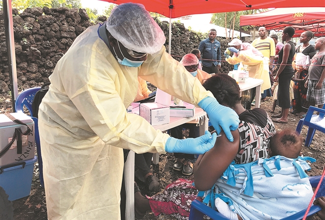 Μεγάλες ελπίδες για τη θεραπεία του Εμπολα