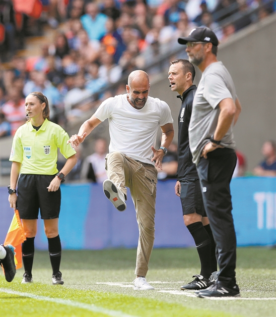 Oλοι μιλούν για τον κόσμο του