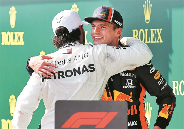 Λίγη ευγένεια, παρακαλώ!