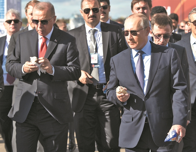 Ραντεβού για παγωτό και αεροπλάνα