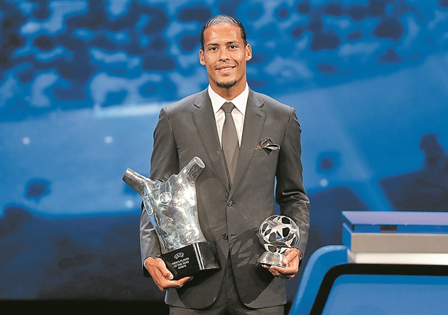 Εγραψε ιστορία με τρεις πρωτιές ο Φαν Ντάικ