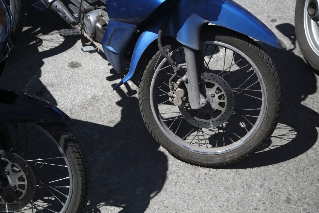 Απίστευτο και όμως ελληνικό: Koύριερ «λήστεψε» δύο φορές τον… εαυτό του!