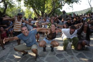 Η Ικαρία γιόρτασε με ξέφρενο γλέντι τον Δεκαπενταύγουστο