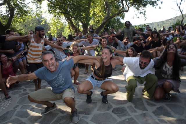 Η Ικαρία γιόρτασε με ξέφρενο γλέντι τον Δεκαπενταύγουστο