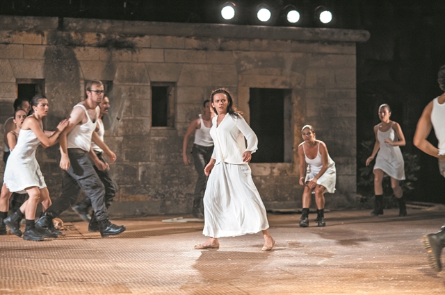 Πόσο πολιτικό είναι το αρχαίο δράμα;