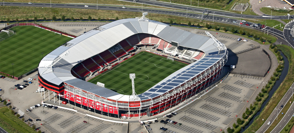 Ολλανδία: Κατέρρευσε μέρος του στεγάστρου σε γήπεδο