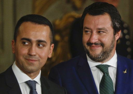 Ιταλία: Διασταυρώνουν τα ξίφη τους σήμερα οι δύο κυβερνητικοί εταίροι
