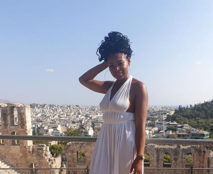 Travel blogger καταγγέλλει ότι εκδιώχθηκε από το μουσείο της Ακρόπολης λόγω ενδυμασίας