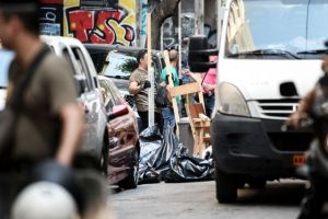 Οργή για τις δηλώσεις Μπαλάσκα: «Σκόνη» οι πρόσφυγες και «σκουπίδια» οι καταληψίες