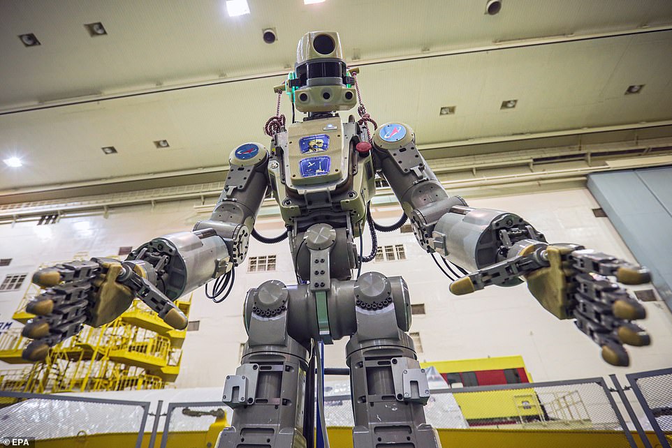 Fedor: Το ρωσικό ανθρωποειδές ρομπότ ετοιμάζεται να εκτοξευθεί