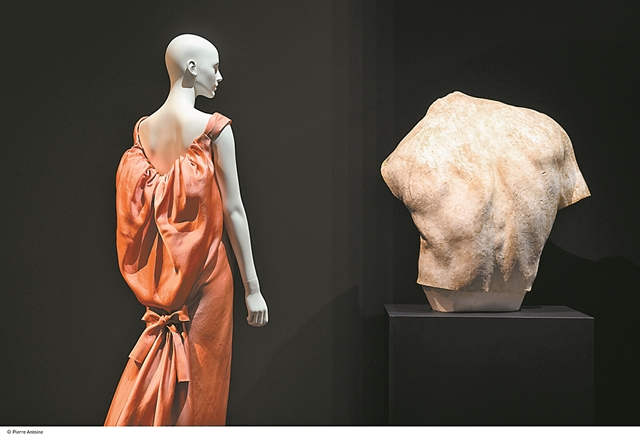 Σημασία σε ένα άλλο ντεκολτέ