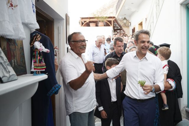 Με… μαντινάδα ευχαρίστησε ο Μητσοτάκης τους κατοίκους της Καρπάθου