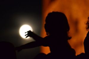 H αυγουστιάτικη πανσέληνος στα μουσεία της Ελλάδας